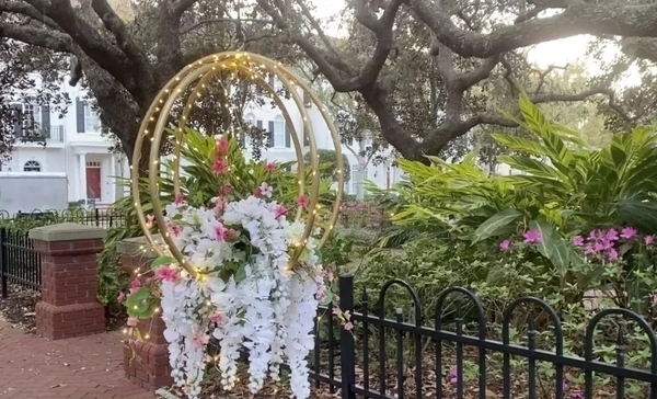 gorgeous-outdoor-hula-hoop-chandelier