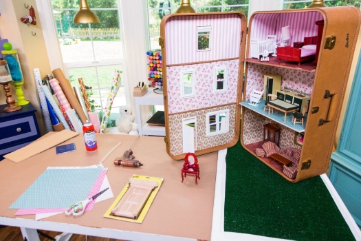 home-and-family-how-to-suitcase-dollhouse