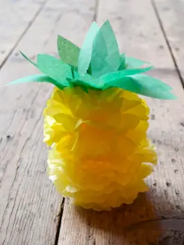 making-paper-pom-poms-into-pineapples