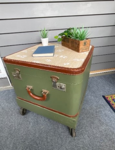 vintage-suitcase-upcycled-portable-bar