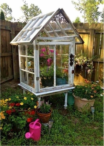 compact-greenhouse