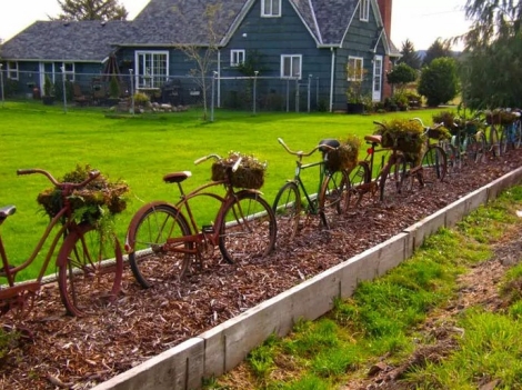 repurposed-bicycles-fences