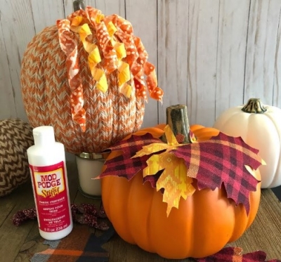Fabric Leaves and Korker Curl Pumpkins