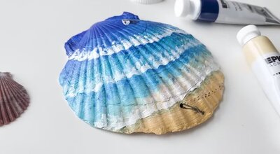 Ocean-inspired-seashell-painting