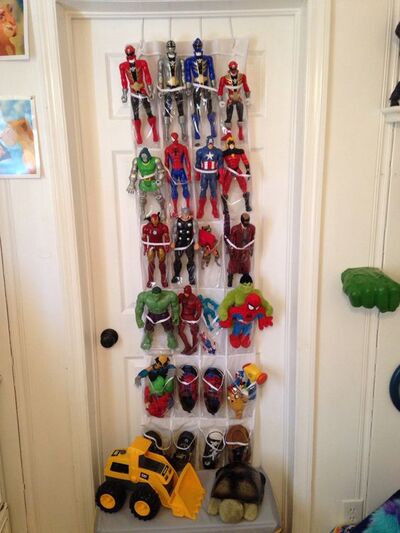 Over-the-door-Action-Figures-Storage-for-toys