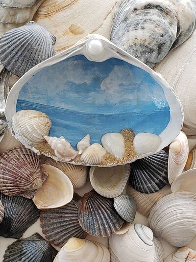 Painted-Calm-Sealine-on-Seashell