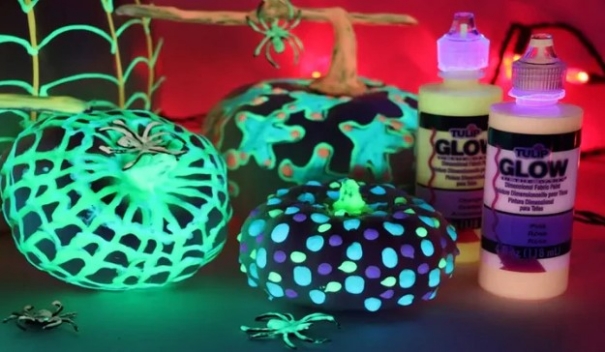 glow-in-the-dark-pumpkins