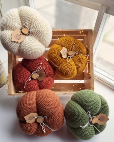 knitted-pumpkins-pumpkin-fall-decor