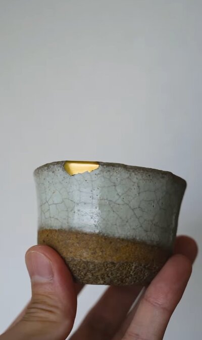 DIY Kintsugi - Broken bonsai pot repaired with gold colored powder and  epoxy 