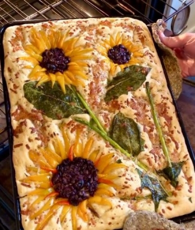 Sunflower bread art