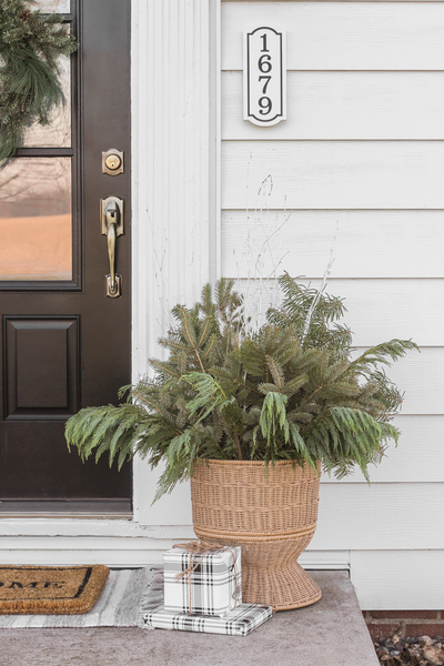 Christmas-Front-Porch-and-Winter-Planter-Tutorial