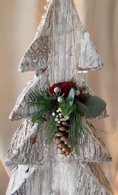 Christmas-Pinecone-hanging-decor