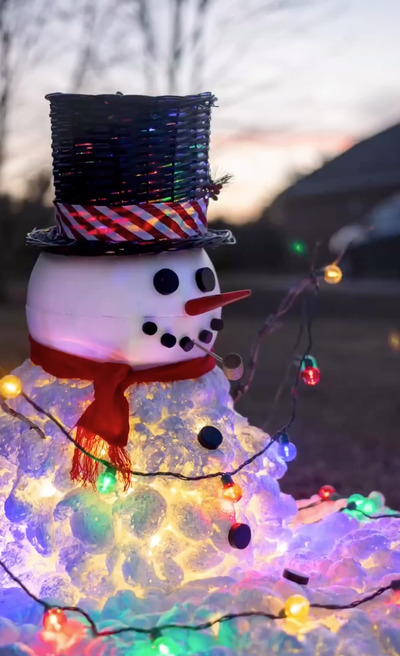 DIY-Light-up-melting-snowman