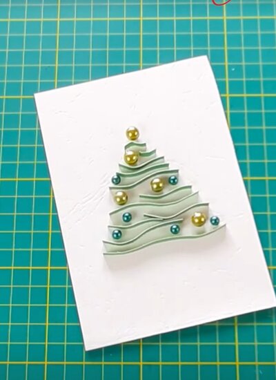 Pearls-with-Paper-strips-Christmas-Card