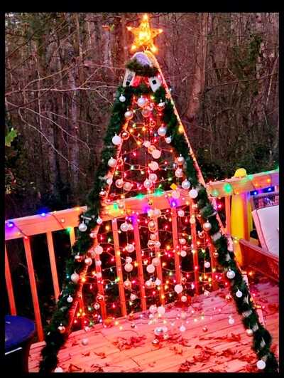 diy-ladder-christmas-tree-decor