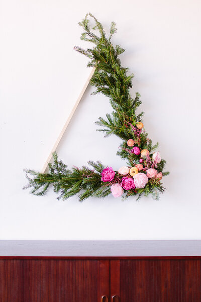 giant-holiday-wreath-triangular-greenry-floral-diy