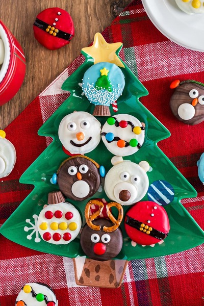 Oreo-dipped-Christmas-cookies