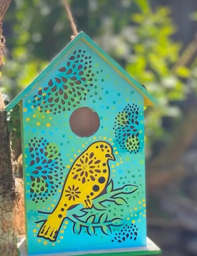 Simple-birdhouse-painting-idea