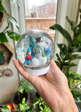 Make Your Own Christmas Snow Globe