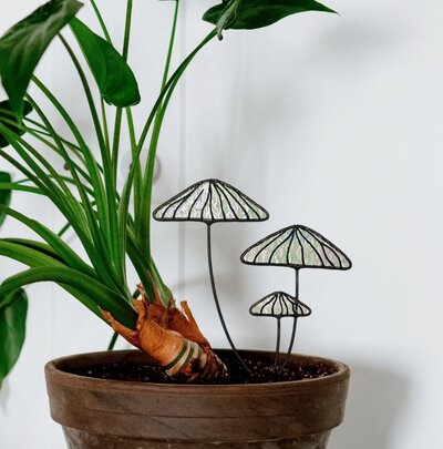 Adorable-mushroom-plant-stakes