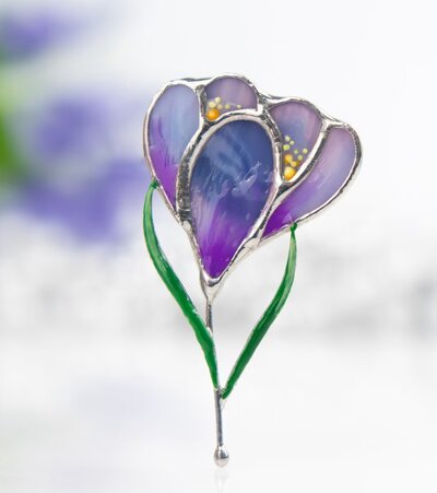 Elegant-stained-glass-flower-brooch