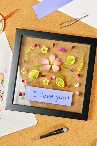 How-to-Make-Beautiful-Pressed-Flower-Art