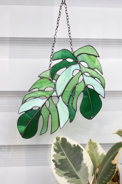 Monstera-Leaves-Suncatcher