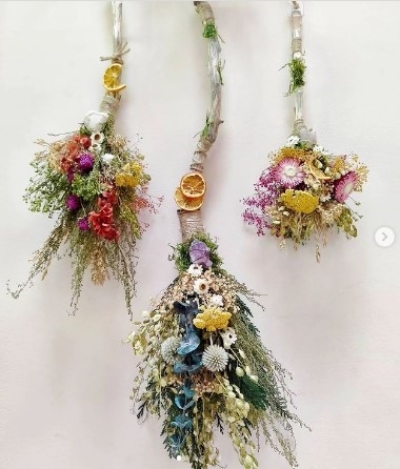 Witch broom decor