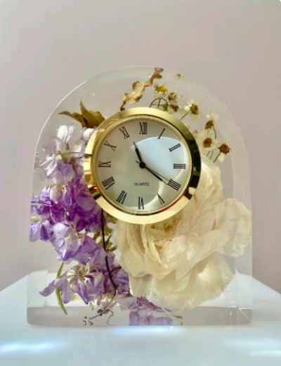 custom-bouquet-preservation-mantle-clock