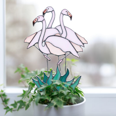 flamingo-plant-stakes-stained-glass-diy
