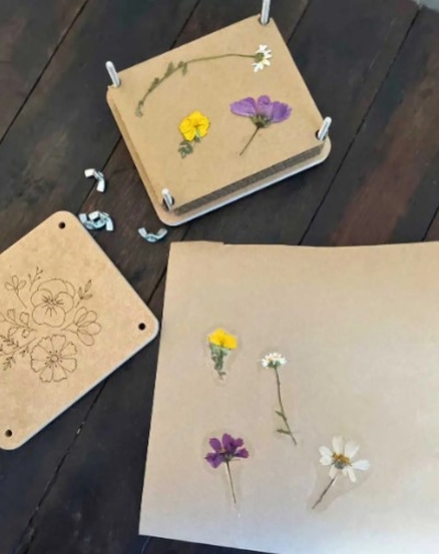how-to-make-pressed-flower-stickers