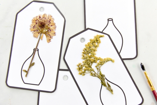 pressed-flower-gift-tags-craft