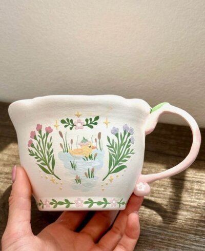 Cute-duckling-painting-on-ceramic-mug
