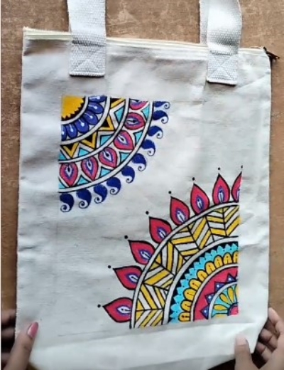 Mandala on tote