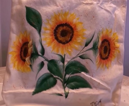 Painting a Canvas Tote bag with Paulina Art