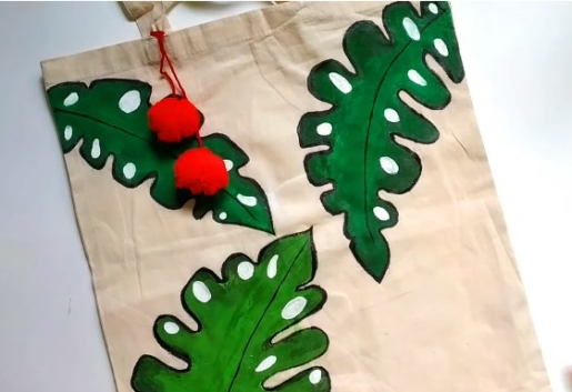 Raised Leaf Patterns on Bag