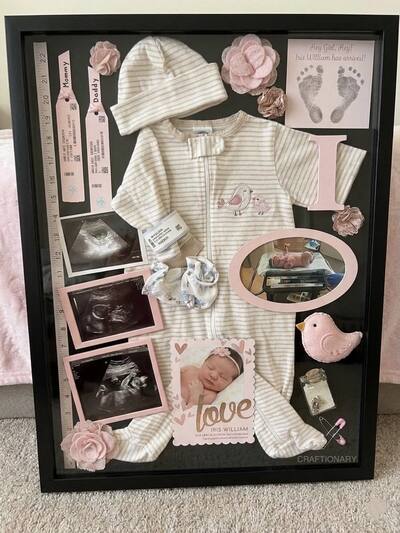 Baby-keepsake-shadow-box-Milestone-Photo-Idea