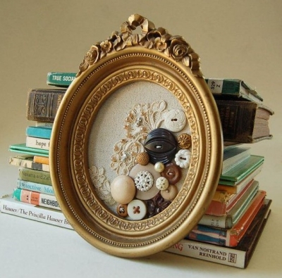 Vintage frame button art