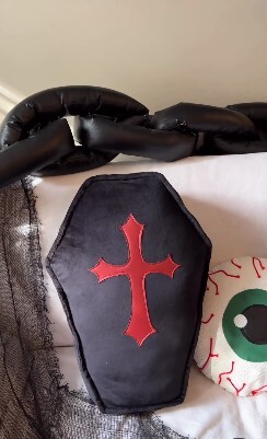 coffin pillow halloween craft