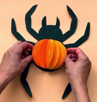 pider Halloween decor