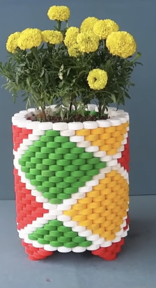 Balcony-Garden-planter-bottle-caps
