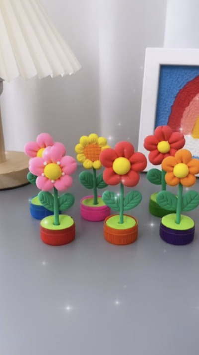Handmade-Crafts-recycle-bottle-cap-flowers