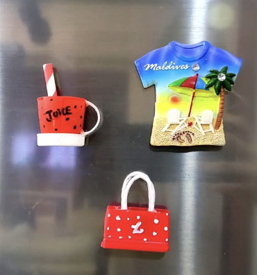 fridge-magnets-with-bottle-caps