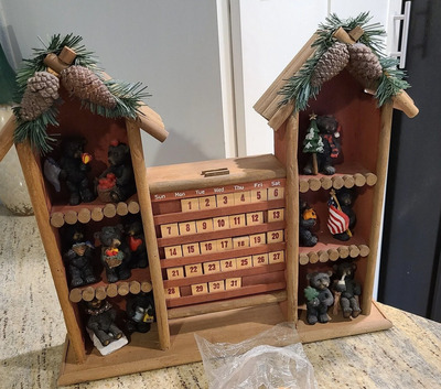 CabinPineconeWoodenadventCalendar