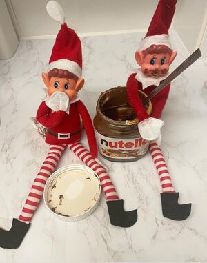 Elf-eating-nutella