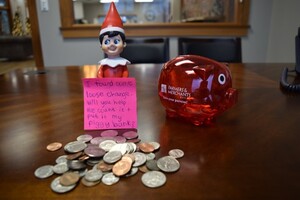 Piggy-Bank-Burglar-Elf-on-the-Shelf-Ideas