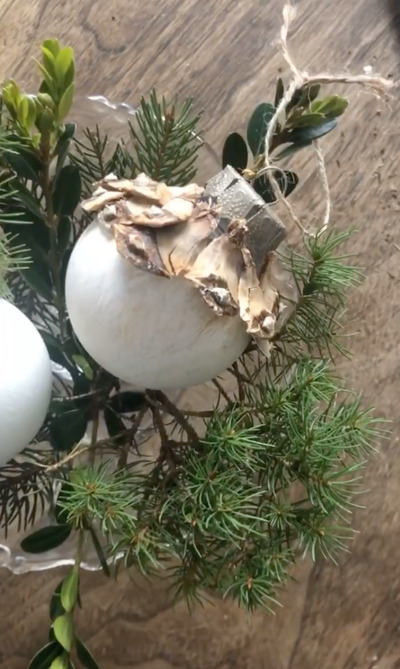 PineconePaintedOrnaments