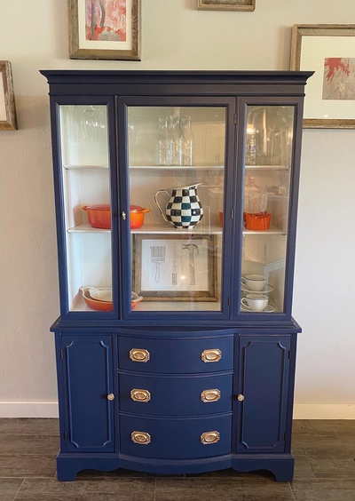 charcoal-blue-old-hutch-makeover