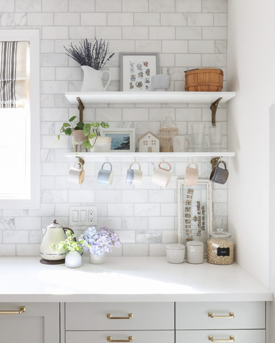 DIY-Floating-shelf-with-Hooks