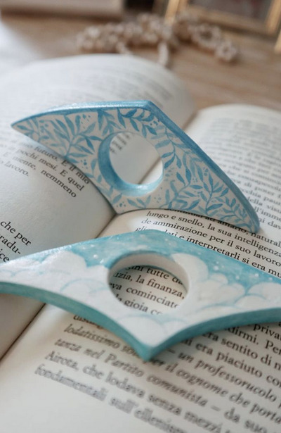 CLAY-Book-Holder